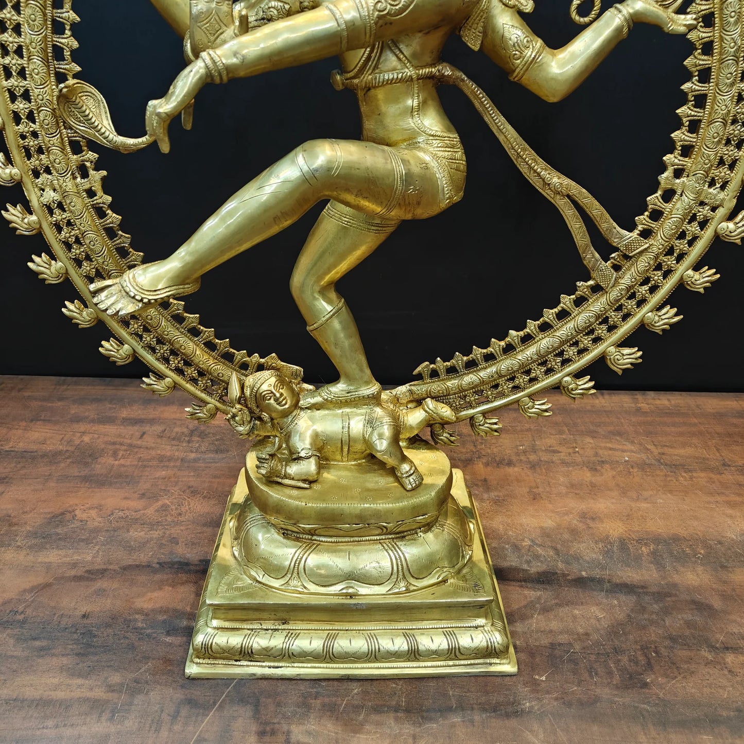 Brassaura® Brass Nataraja Statue | Lord Shiva Nataraj Dancing Idol with Prabhavali | Handcrafted Premium Brass Murti for Home Temple, Spiritual Décor & Gifting | 36 Inches | 32 Kg