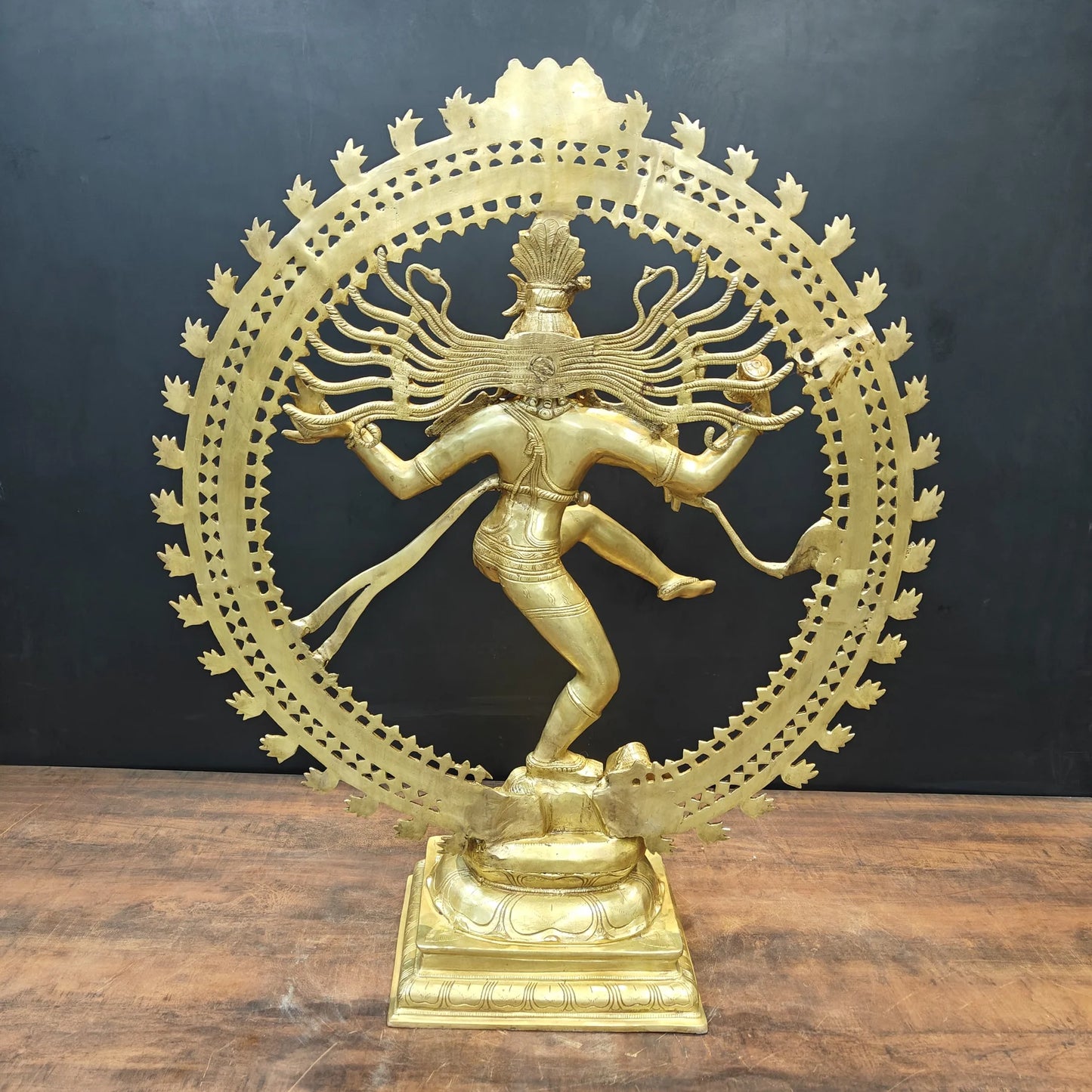 Brassaura® Brass Nataraja Statue | Lord Shiva Nataraj Dancing Idol with Prabhavali | Handcrafted Premium Brass Murti for Home Temple, Spiritual Décor & Gifting | 36 Inches | 32 Kg