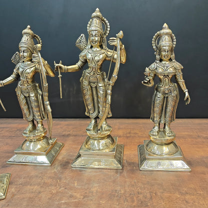 ब्रासोरा® वृंदावन वेणुगोपाल कृष्ण पीतल की प्रतिमा मोर के साथ | एंटीक नीला और सुनहरा रंग | ऊँचाई 20 इंच