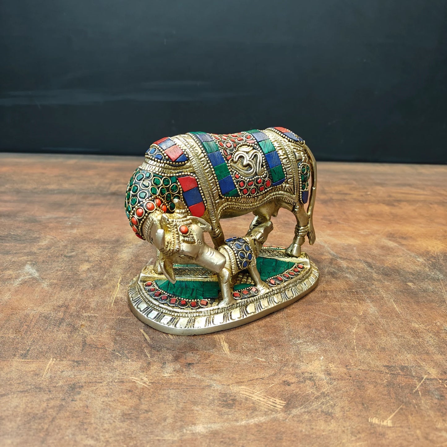 Brassaura® Brass Kamdhenu Cow with Calf Idol | Handcrafted Sacred Gau Mata Statue for Home Temple, Pooja Room & Vastu Décor | 6 Inches | 2.3 Kg