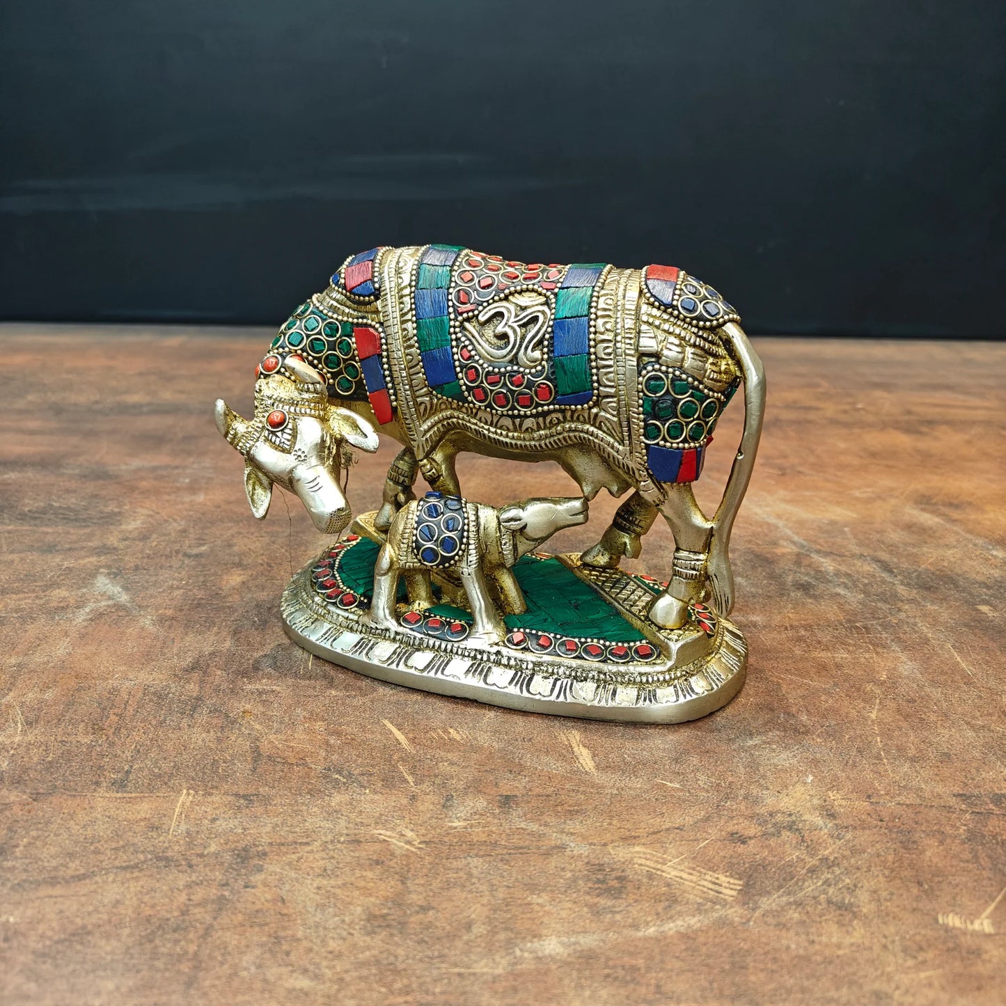 Brassaura® Brass Kamdhenu Cow with Calf Idol | Handcrafted Sacred Gau Mata Statue for Home Temple, Pooja Room & Vastu Décor | 6 Inches | 2.3 Kg