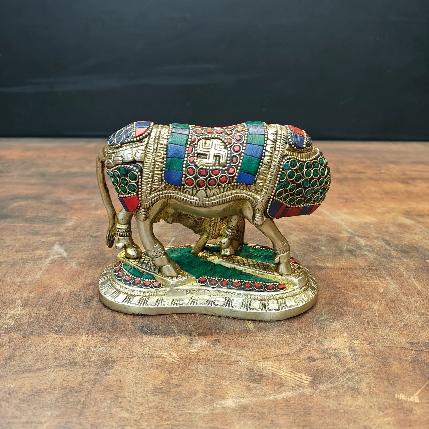 Brassaura® Brass Kamdhenu Cow with Calf Idol | Handcrafted Sacred Gau Mata Statue for Home Temple, Pooja Room & Vastu Décor | 6 Inches | 2.3 Kg