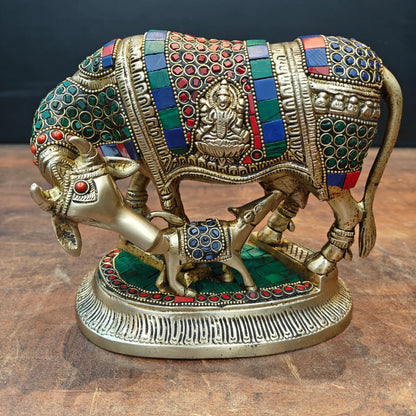 Brassaura® Brass Kamdhenu Cow with Calf Idol | Meenakari Kamdhenu Gau Mata Murti | Sacred Brass Statue for Home Temple, Pooja Room & Spiritual Décor | 7 Inches | 3.8 Kg