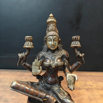 Brassaura® Brass Goddess Lakshmi Sitting on Lotus Oil Lamp Idol | Handmade Brass Lakshmi Deepam for Home Temple, Pooja Room & Spiritual Décor | 12 Inches | 4 Kg