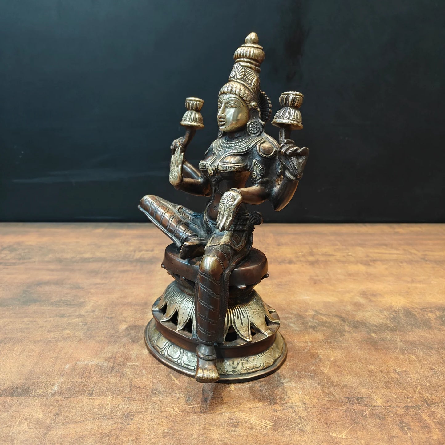 Brassaura® Brass Goddess Lakshmi Sitting on Lotus Oil Lamp Idol | Handmade Brass Lakshmi Deepam for Home Temple, Pooja Room & Spiritual Décor | 12 Inches | 4 Kg