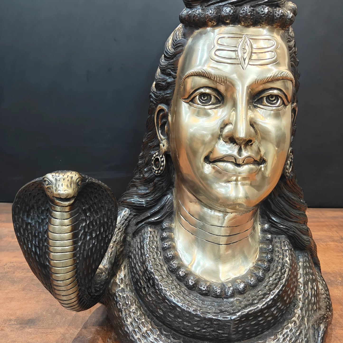 Brassaura® Brass Lord Shiva Face Idol | Mahadev Bust Statue with Cobra & Crescent Moon | Handcrafted Brass Shiv Murti for Home Temple, Spiritual Décor & Gifting | 27 Inches | 32 Kg