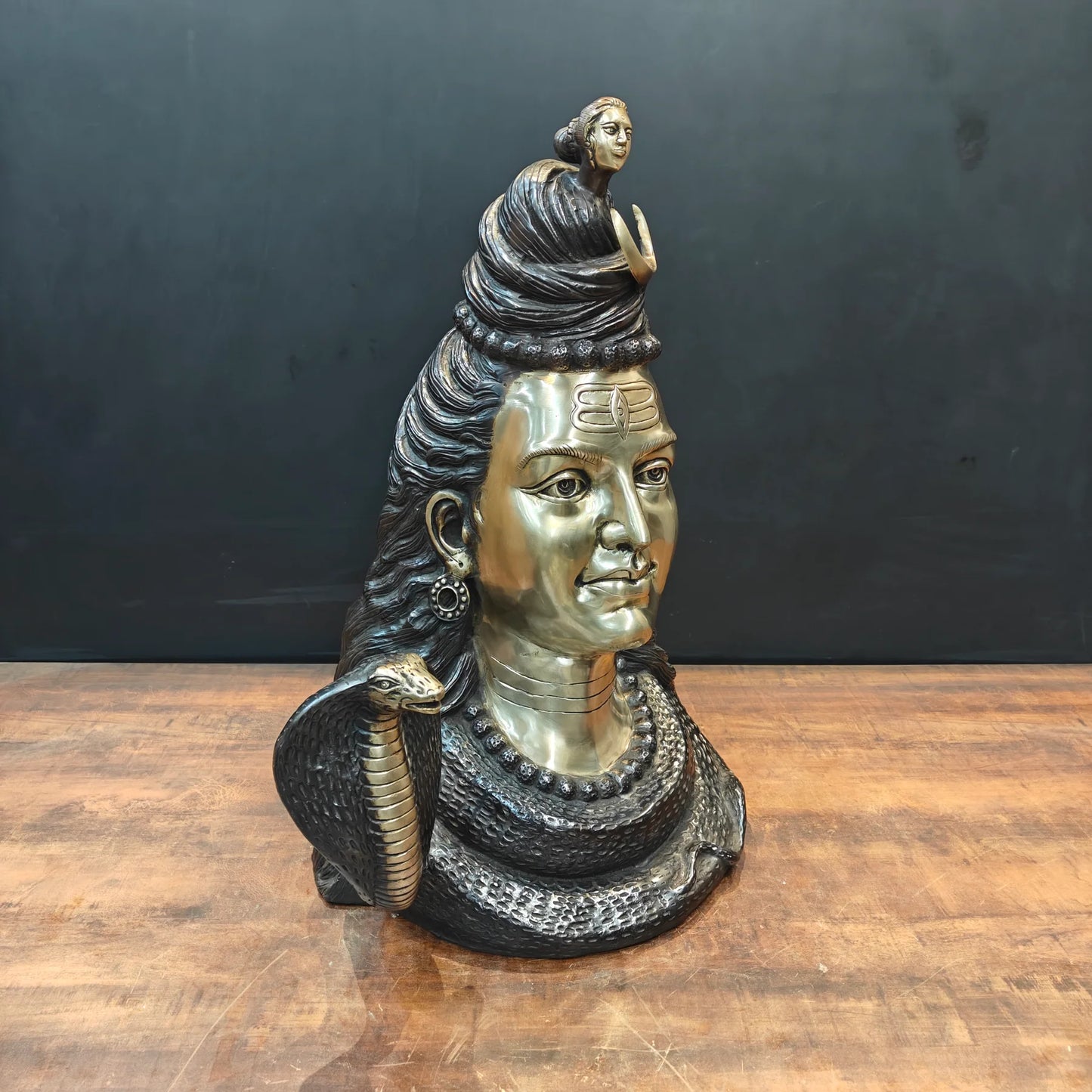Brassaura® Brass Lord Shiva Face Idol | Mahadev Bust Statue with Cobra & Crescent Moon | Handcrafted Brass Shiv Murti for Home Temple, Spiritual Décor & Gifting | 27 Inches | 32 Kg
