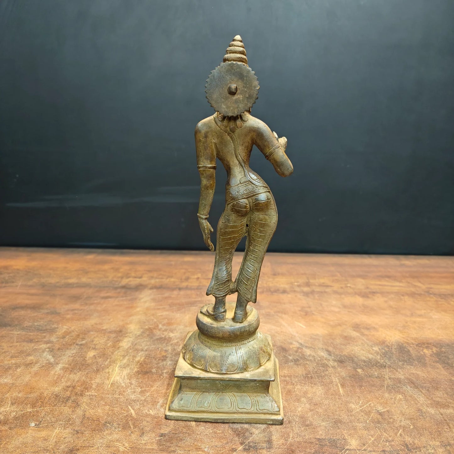 Brassaura® Brass Devangana Lady Statue | Handcrafted Traditional Indian Woman Sculpture | Vintage Brass Figurine for Home Décor, Living Room & Office | 12 Inches | 2.4 Kg