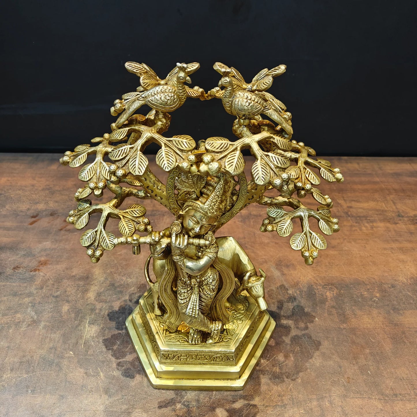 Brassaura® Brass Lord Krishna Playing Flute Under Tree with Cow Statue | Handmade Krishna Idol for Home Temple, Living Room & Spiritual Décor | 14 Inches | 6.5 Kg