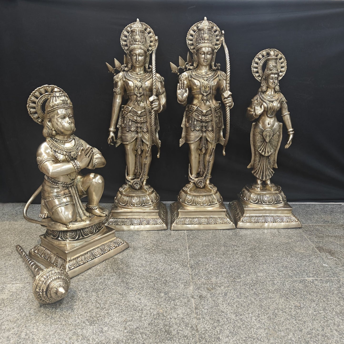 Brassaura® Ram Darbar Brass Statue Set | Divine Family of Lord Rama, Sita, Lakshman & Hanuman | Height 41 Inches & Weight 125 Kgs