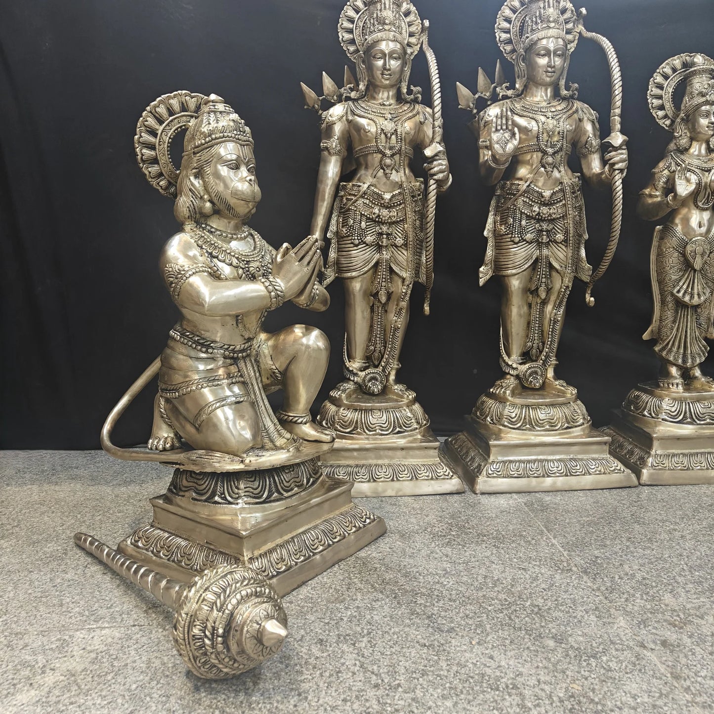 Brassaura® Ram Darbar Brass Statue Set | Divine Family of Lord Rama, Sita, Lakshman & Hanuman | Height 41 Inches & Weight 125 Kgs