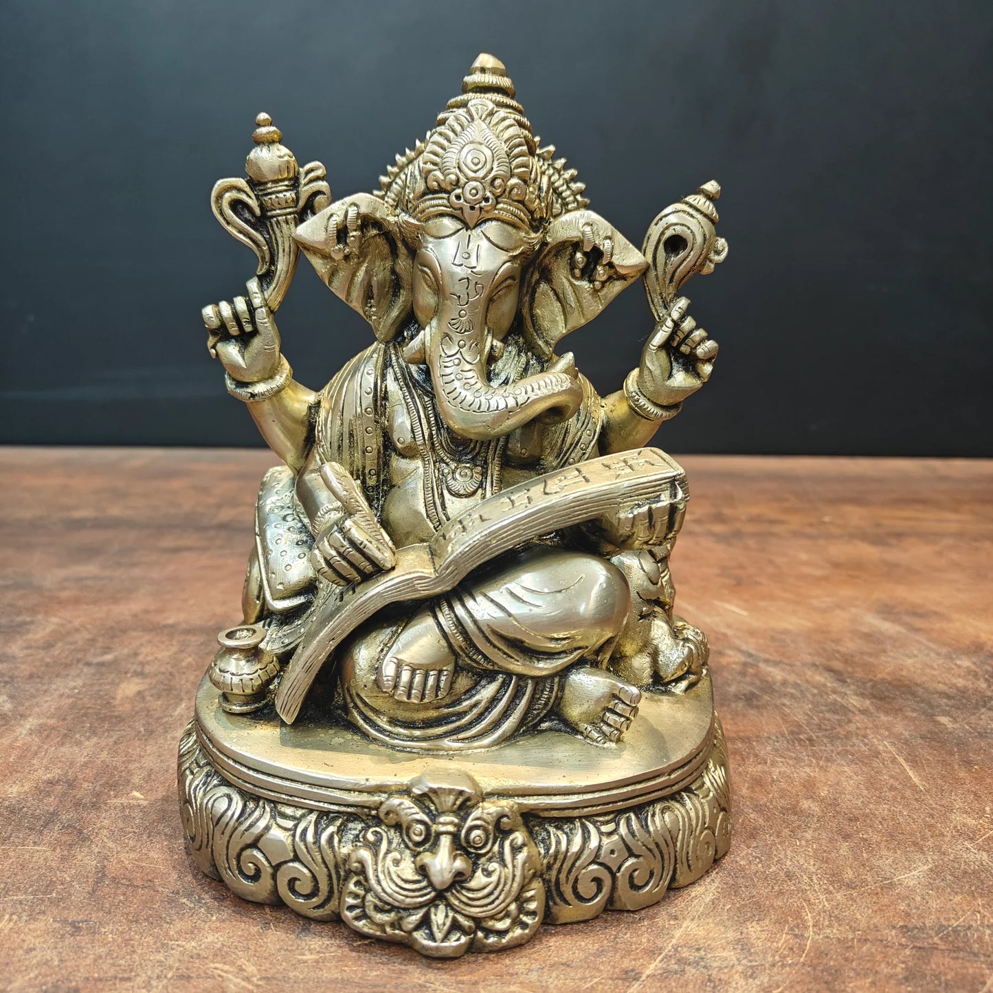 Brassaura® Seated Lord Ganesha Brass Statue | Auspicious Remover of Obstacles | Height 8 Inches & Weight 2.8 Kgs