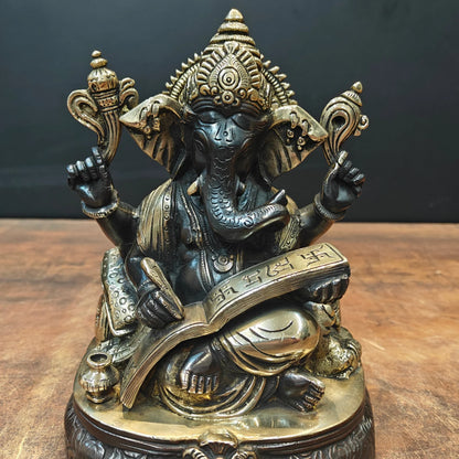 ब्रासोरा® वृंदावन वेणुगोपाल कृष्ण पीतल की प्रतिमा मोर के साथ | एंटीक नीला और सुनहरा रंग | ऊँचाई 20 इंच