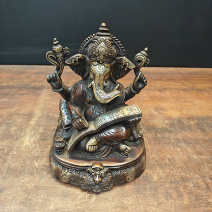 ब्रासोरा® वृंदावन वेणुगोपाल कृष्ण पीतल की प्रतिमा मोर के साथ | एंटीक नीला और सुनहरा रंग | ऊँचाई 20 इंच