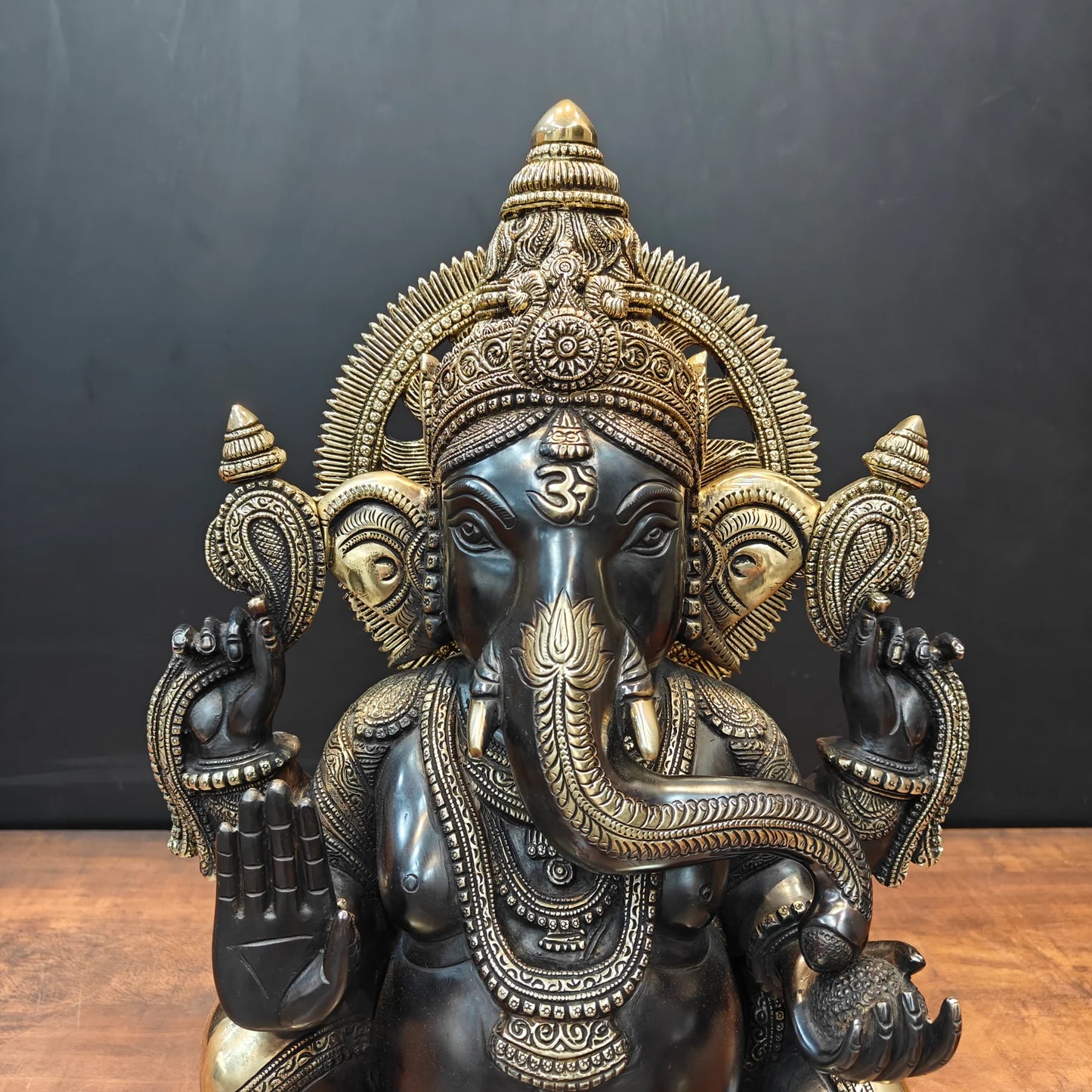 Brassaura® Seated Lord Ganesha Brass Statue | Divine Handcrafted Sculpture | Height 20 Inches & Weight 23 Kgs
