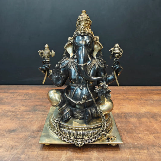 ब्रासोरा® वृंदावन वेणुगोपाल कृष्ण पीतल की प्रतिमा मोर के साथ | एंटीक नीला और सुनहरा रंग | ऊँचाई 20 इंच