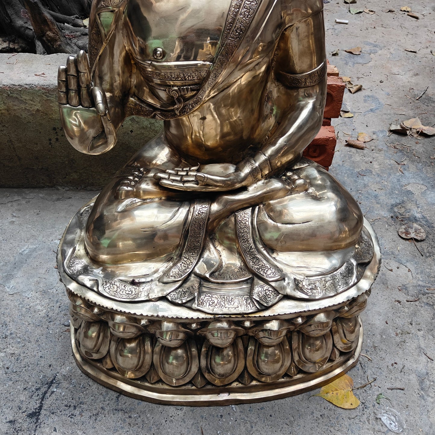 Brassaura® Meditating Buddha Brass Statue | Handcrafted Sacred Art | Height 47 Inches & Weight 92.5 Kgs
