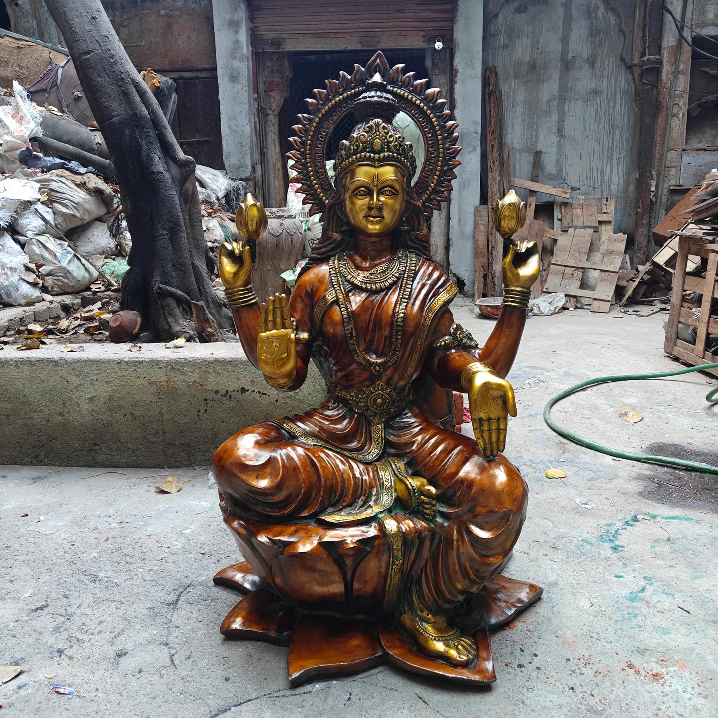 Brassaura® Goddess Lakshmi Brass Statue on Lotus Pedestal | Bestower of Wealth & Prosperity | Height 53 Inches & Weight 145 Kgs