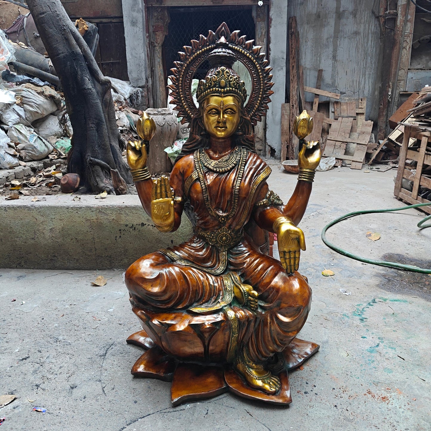 Brassaura® Goddess Lakshmi Brass Statue on Lotus Pedestal | Bestower of Wealth & Prosperity | Height 53 Inches & Weight 145 Kgs