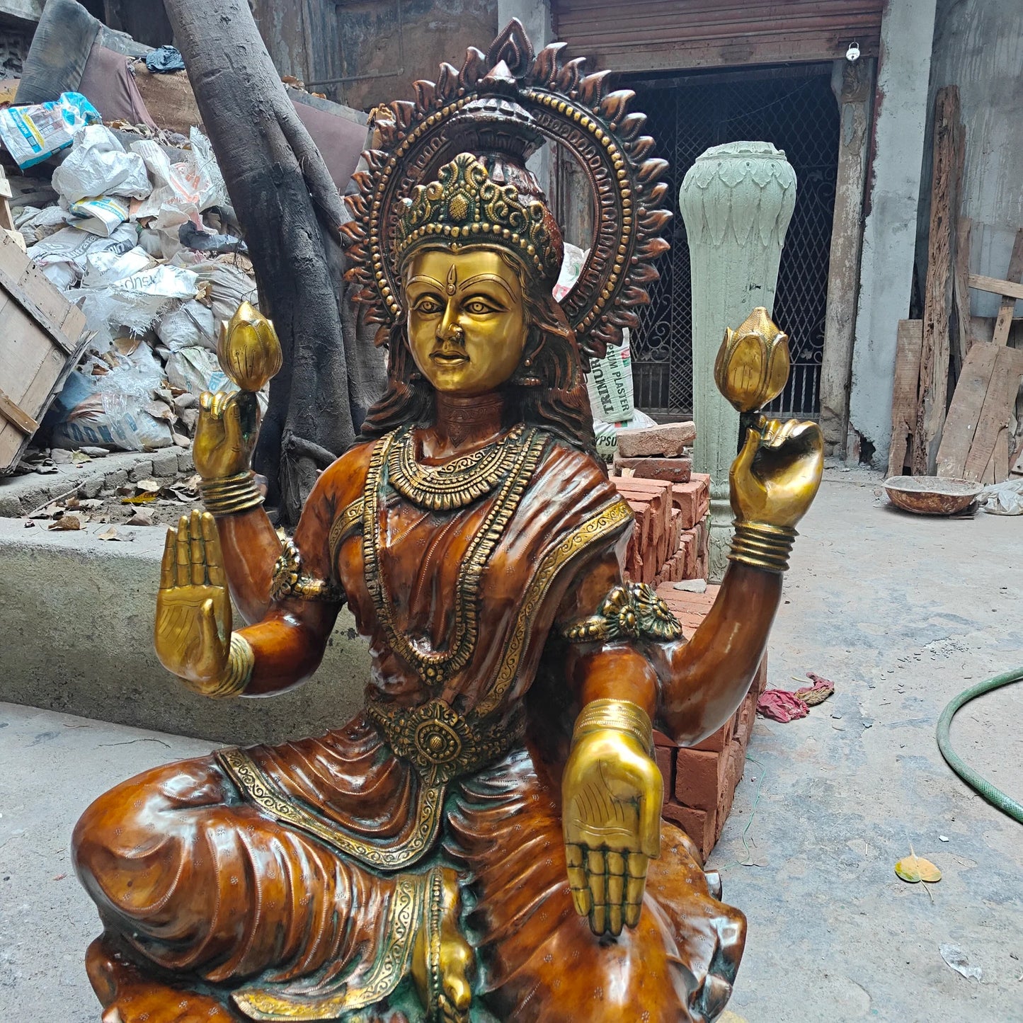 Brassaura® Goddess Lakshmi Brass Statue on Lotus Pedestal | Bestower of Wealth & Prosperity | Height 53 Inches & Weight 145 Kgs