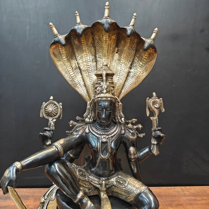 ब्रासोरा® वृंदावन वेणुगोपाल कृष्ण पीतल की प्रतिमा मोर के साथ | एंटीक नीला और सुनहरा रंग | ऊँचाई 20 इंच