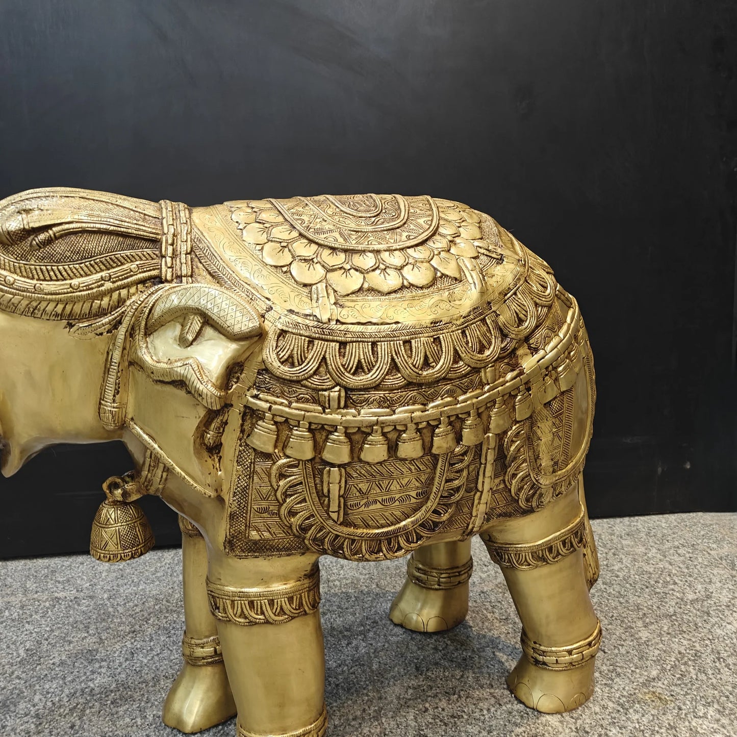 Brassaura® 26 Inch Brass Elephant Pair | Handcrafted Decorative Elephant Statues for Home Entrance, Living Room & Vastu Décor | Antique Finish | 96 Kg