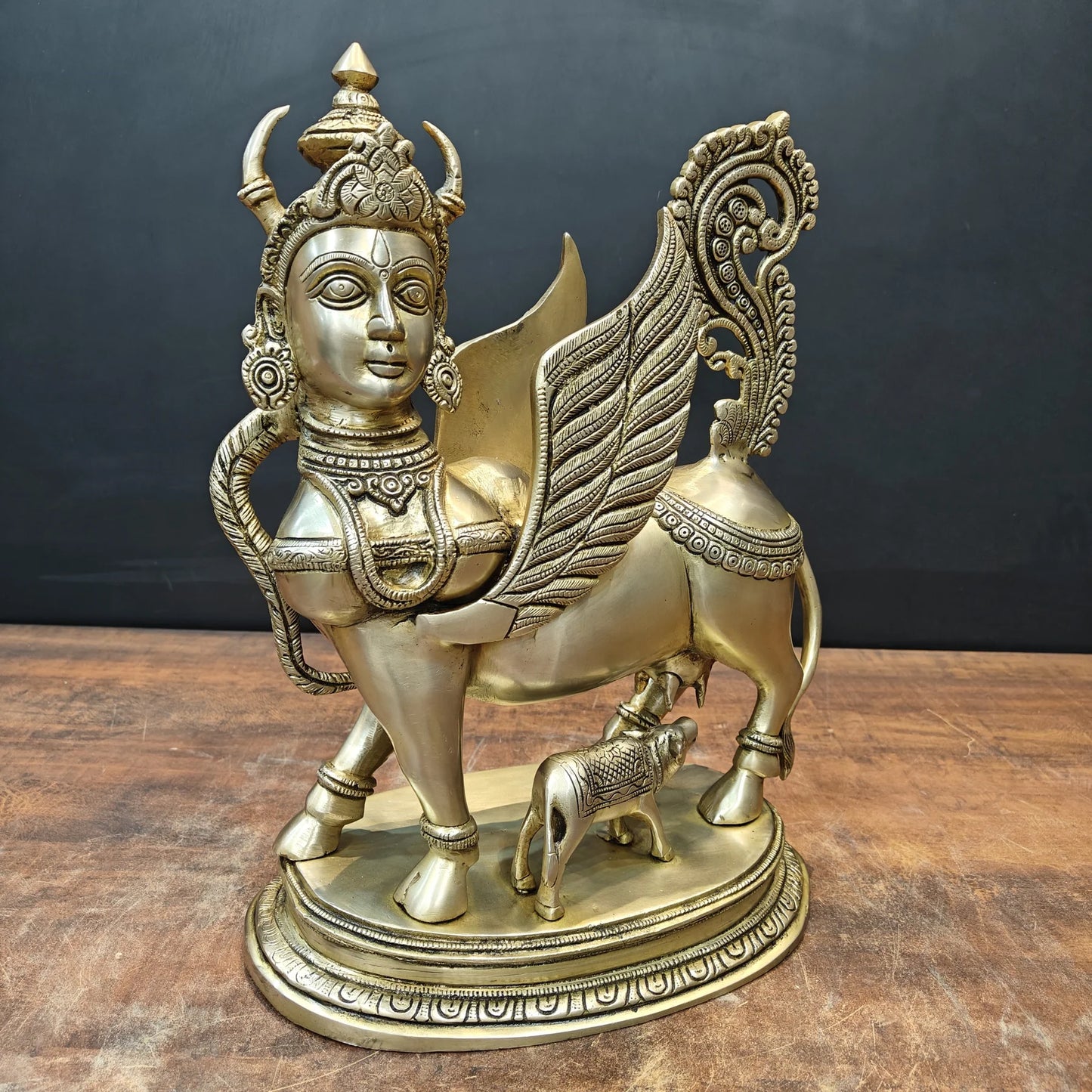 ब्रासोरा® वृंदावन वेणुगोपाल कृष्ण पीतल की प्रतिमा मोर के साथ | एंटीक नीला और सुनहरा रंग | ऊँचाई 20 इंच