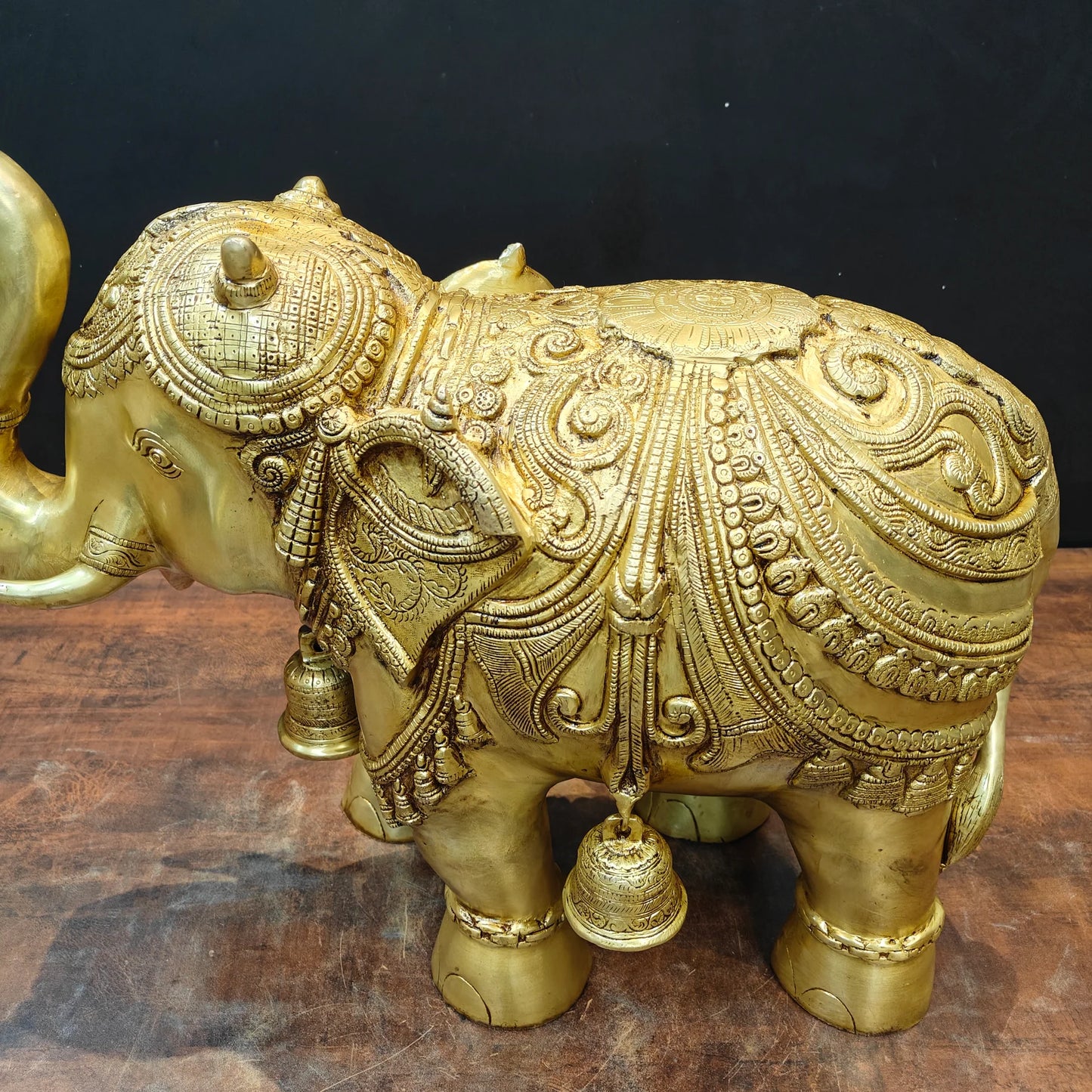 Brassaura® Handmade Brass Decorative Elephant Statue with Hanging Bells | Antique Brass Elephant Idol for Home Décor, Office, Temple & Entrance | Height 19 Inches | 30 Kg