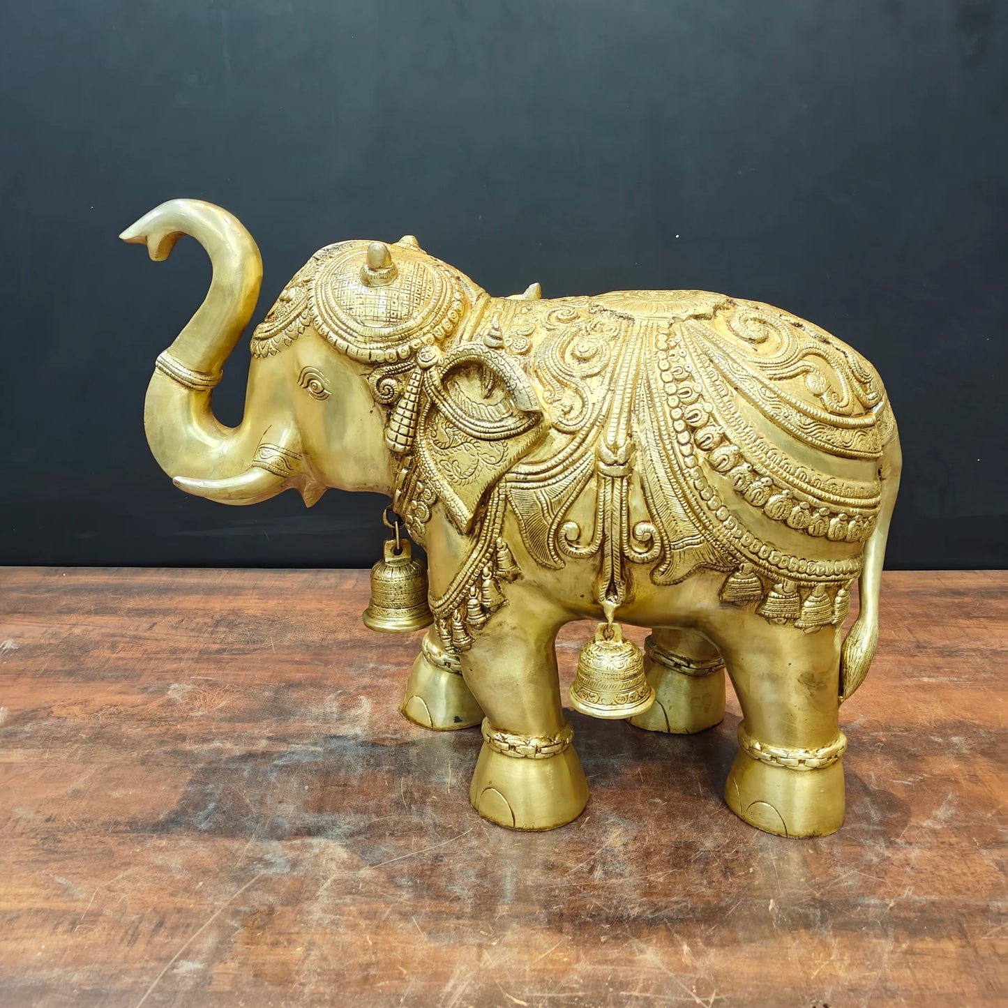 Brassaura® Handmade Brass Decorative Elephant Statue with Hanging Bells | Antique Brass Elephant Idol for Home Décor, Office, Temple & Entrance | Height 19 Inches | 30 Kg