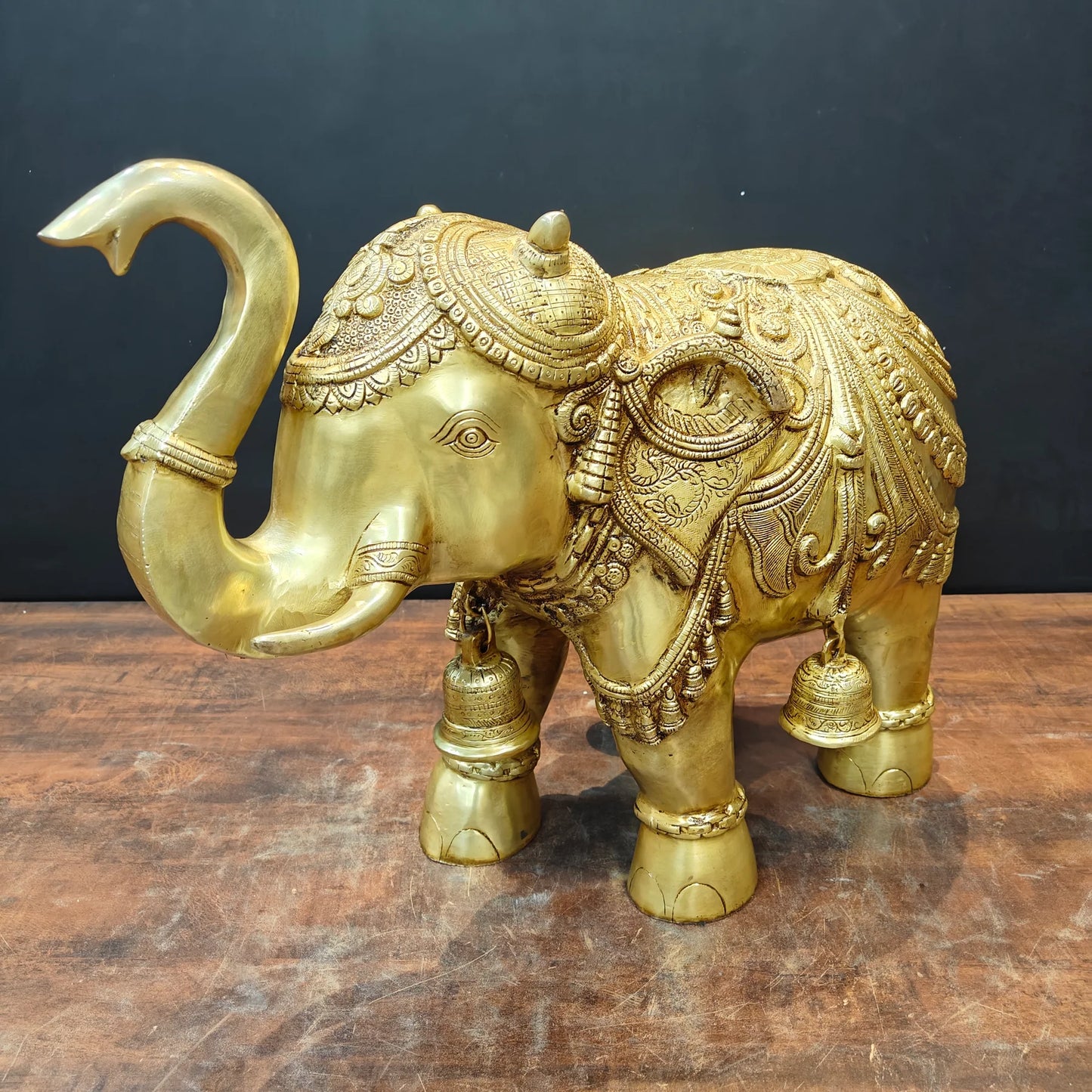 Brassaura® Handmade Brass Decorative Elephant Statue with Hanging Bells | Antique Brass Elephant Idol for Home Décor, Office, Temple & Entrance | Height 19 Inches | 30 Kg