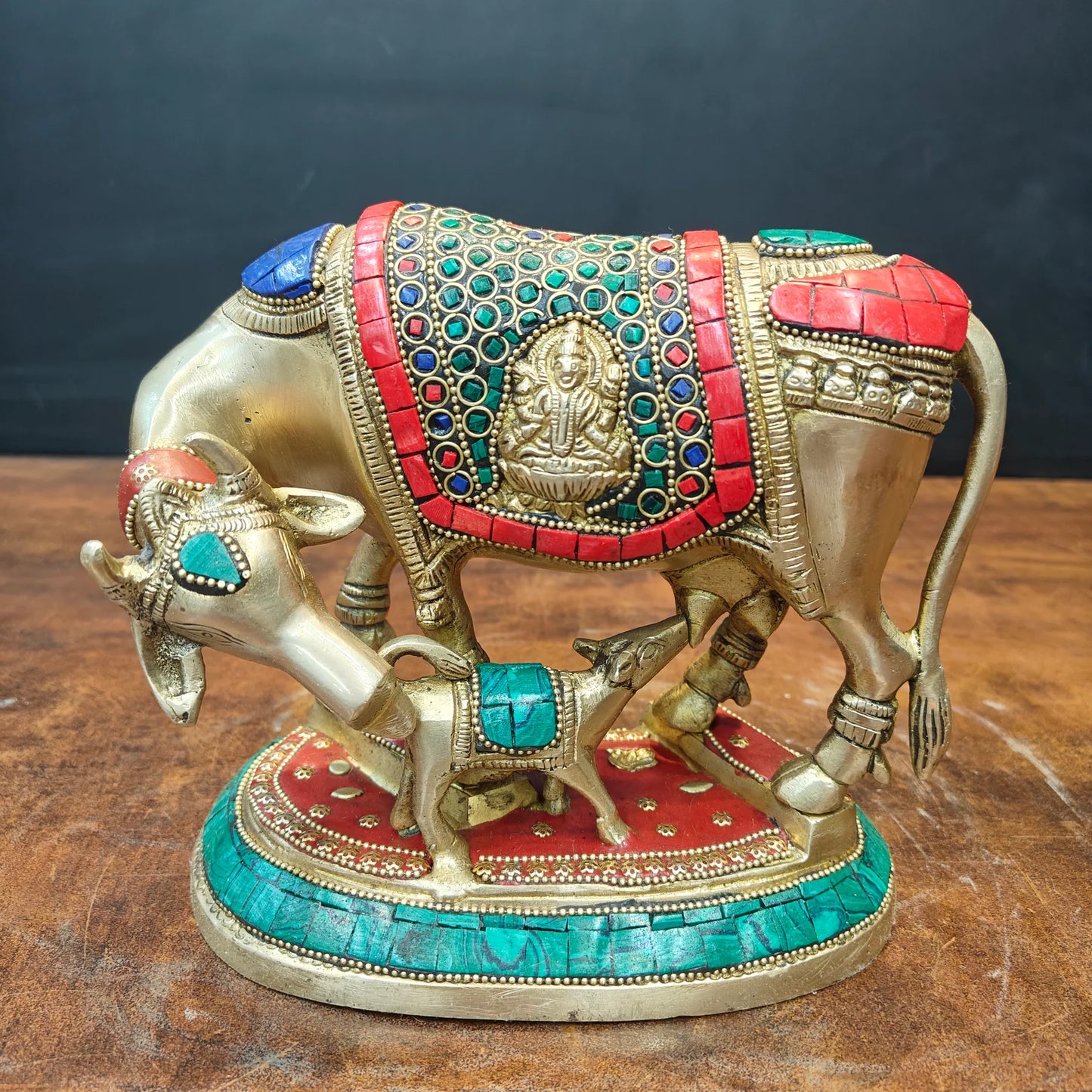 Brassaura® Handmade Brass Kamadhenu Cow with Calf Statue | Inlaid Stone Decorative Idol | Sacred Cow & Calf Murti for Home, Pooja Room, Temple & Vastu | 7 Inch | 3.8 Kg