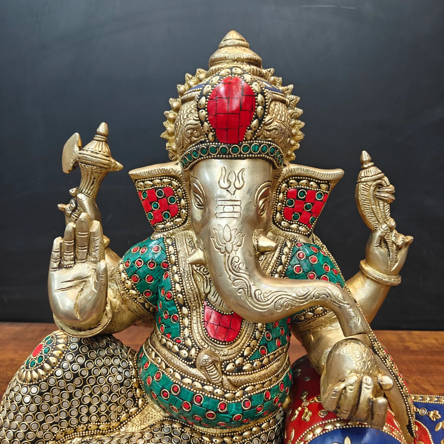 ब्रासोरा® वृंदावन वेणुगोपाल कृष्ण पीतल की प्रतिमा मोर के साथ | एंटीक नीला और सुनहरा रंग | ऊँचाई 20 इंच