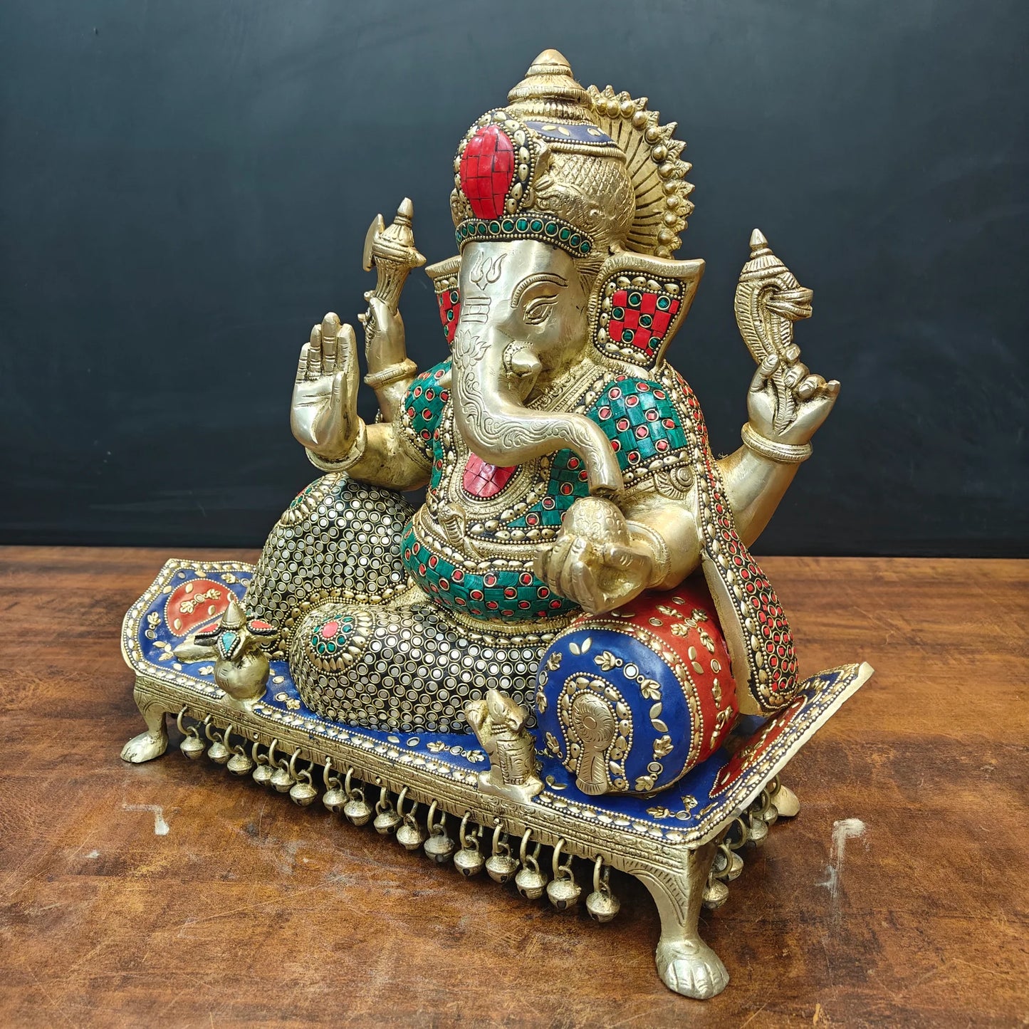 ब्रासोरा® वृंदावन वेणुगोपाल कृष्ण पीतल की प्रतिमा मोर के साथ | एंटीक नीला और सुनहरा रंग | ऊँचाई 20 इंच