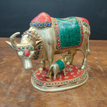 Brassaura® Handmade Brass Kamadhenu Cow with Calf Idol | Decorative Stone Inlay Gau Mata Statue for Home Temple, Pooja Room & Vastu | Sacred Brass Cow Murti | 7 Inch | 3.3 Kg