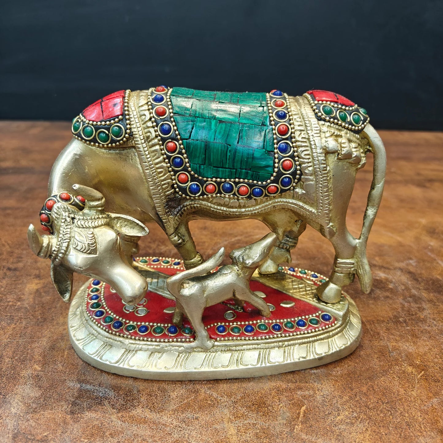 Brassaura® Handmade Brass Kamadhenu Cow with Calf Idol | Decorative Stone Inlay Gau Mata Statue for Home Temple, Pooja Room & Vastu Décor | Sacred Brass Cow Murti | 6 Inch | 2.3 Kg