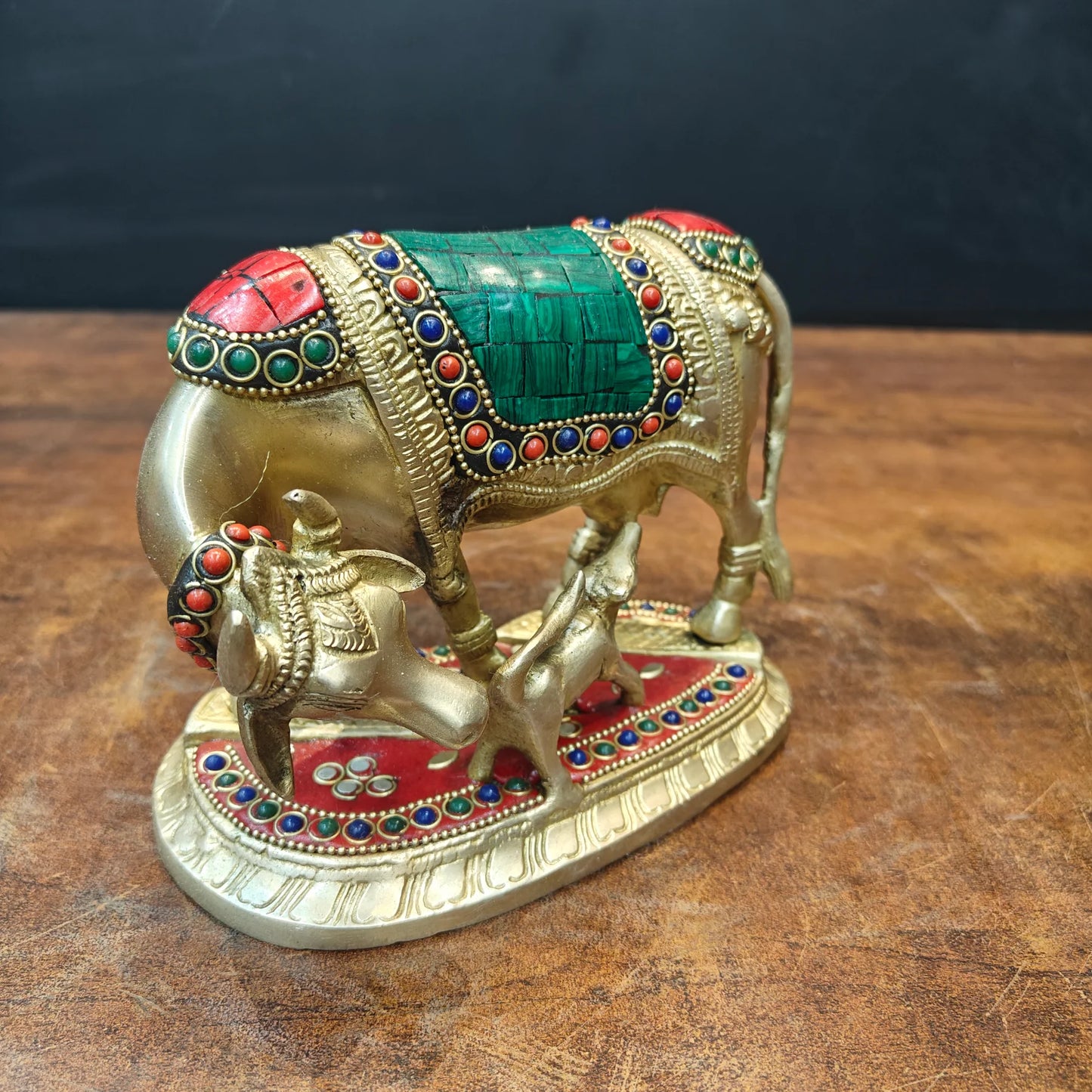 Brassaura® Handmade Brass Kamadhenu Cow with Calf Idol | Decorative Stone Inlay Gau Mata Statue for Home Temple, Pooja Room & Vastu Décor | Sacred Brass Cow Murti | 6 Inch | 2.3 Kg
