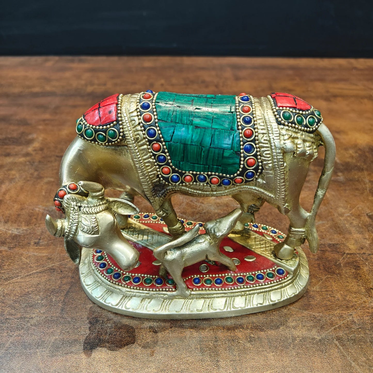 Brassaura® Handmade Brass Kamadhenu Cow with Calf Idol | Decorative Stone Inlay Gau Mata Statue for Home Temple, Pooja Room & Vastu Décor | Sacred Brass Cow Murti | 6 Inch | 2.3 Kg