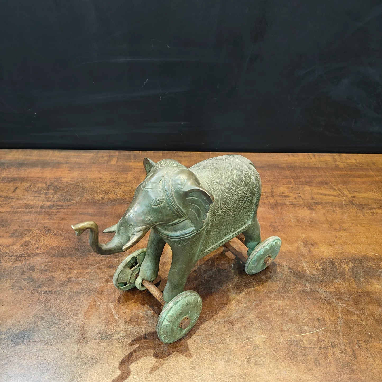Brassaura® Brass Elephant on Wheels Statue | Handcrafted Vintage Pull Elephant Showpiece | Traditional Brass Home Décor, Vastu & Collectible Artifact | 10 Inches | 9 Kg