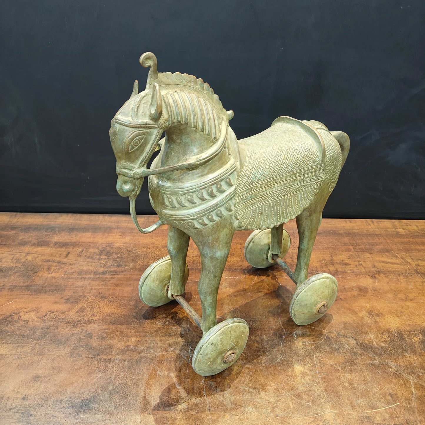 Brassaura® Brass Horse on Wheels Statue | Handcrafted Vintage Horse Showpiece | Traditional Brass Horse Sculpture for Home Décor, Vastu & Collectible Display | 18 Inches | 18 Kg