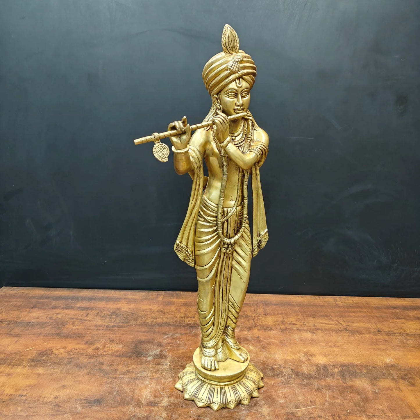 ब्रासोरा® वृंदावन वेणुगोपाल कृष्ण पीतल की प्रतिमा मोर के साथ | एंटीक नीला और सुनहरा रंग | ऊँचाई 20 इंच