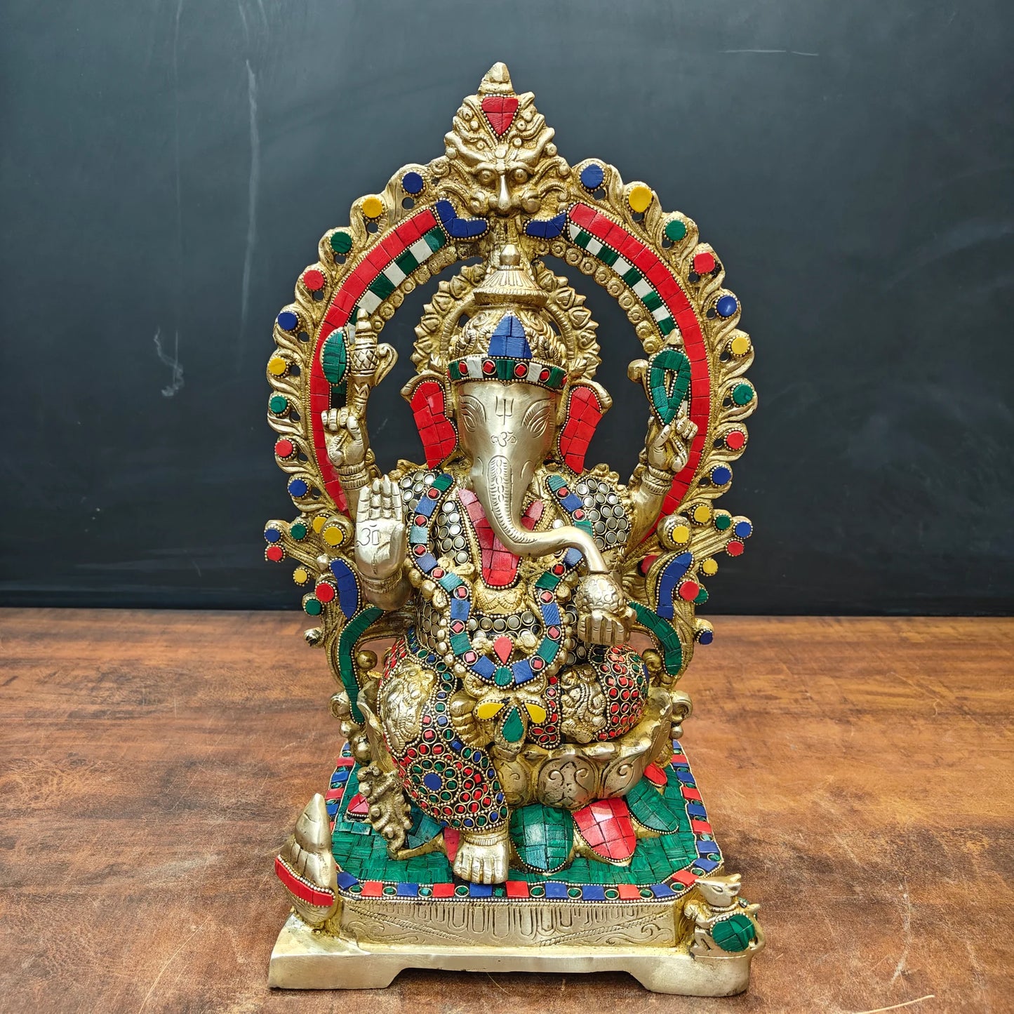 Brassaura® Handcrafted Brass Lord Ganesha Idol with Decorative Prabhavali Arch | Premium Ganpati Statue for Home Temple, Living Room & Office Décor | 18 Inches | 13 Kg