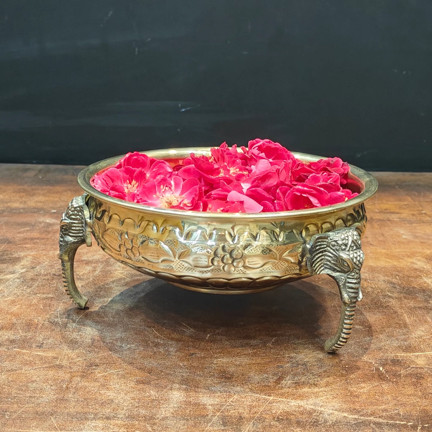 Brassaura® Handmade Brass Urli Bowl with Elephant Legs | Decorative Flower Urli for Home Entrance, Living Room & Pooja Décor | Height 3.8 Inches | 0.70 Kg