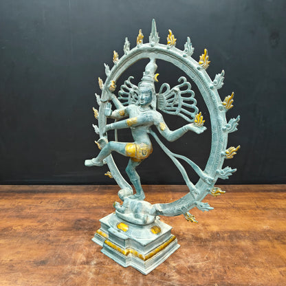 ब्रासोरा® वृंदावन वेणुगोपाल कृष्ण पीतल की प्रतिमा मोर के साथ | एंटीक नीला और सुनहरा रंग | ऊँचाई 20 इंच