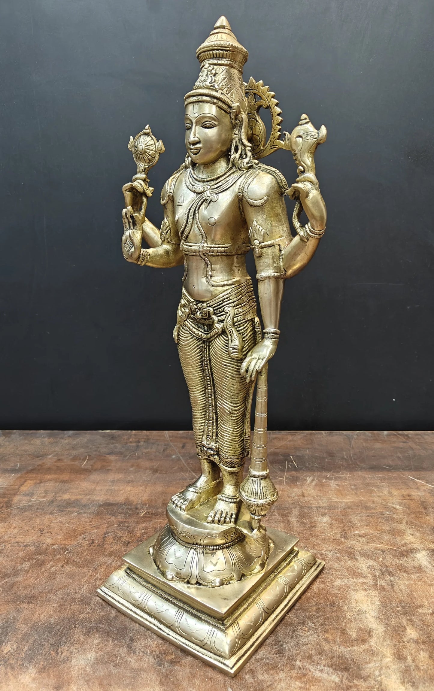 ब्रासोरा® वृंदावन वेणुगोपाल कृष्ण पीतल की प्रतिमा मोर के साथ | एंटीक नीला और सुनहरा रंग | ऊँचाई 20 इंच