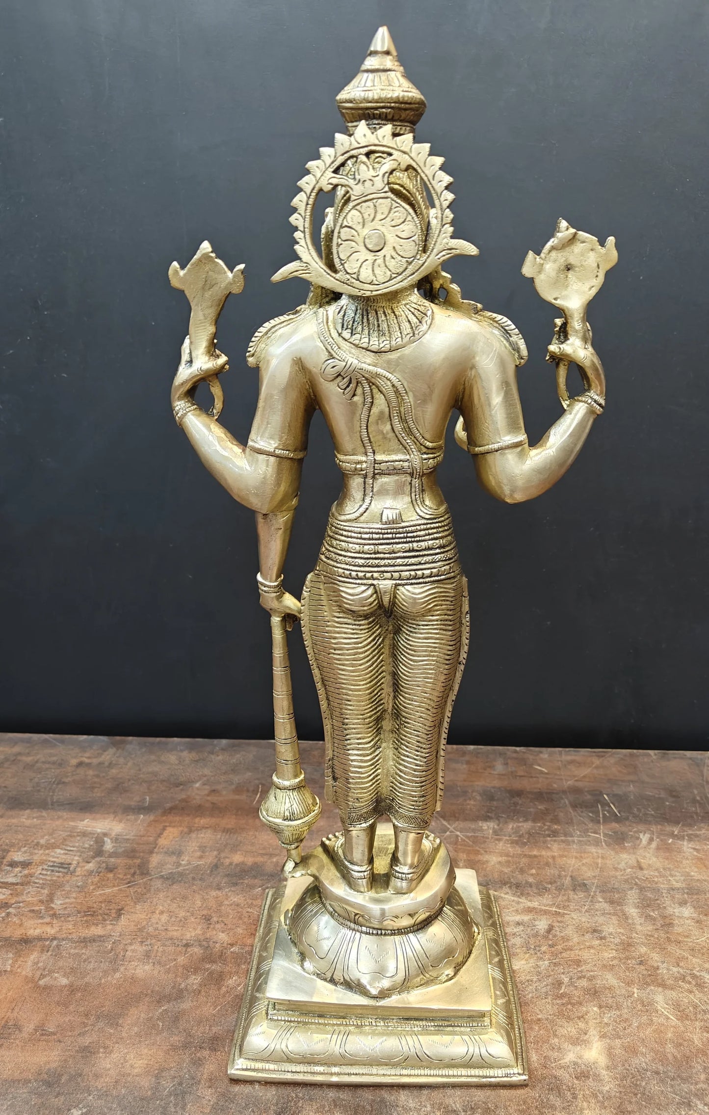 ब्रासोरा® वृंदावन वेणुगोपाल कृष्ण पीतल की प्रतिमा मोर के साथ | एंटीक नीला और सुनहरा रंग | ऊँचाई 20 इंच