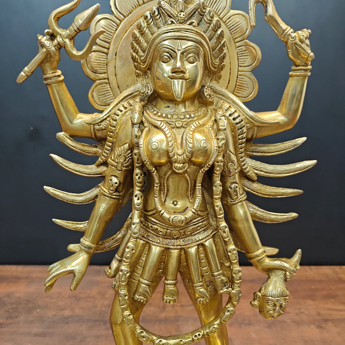 ब्रासोरा® वृंदावन वेणुगोपाल कृष्ण पीतल की प्रतिमा मोर के साथ | एंटीक नीला और सुनहरा रंग | ऊँचाई 20 इंच