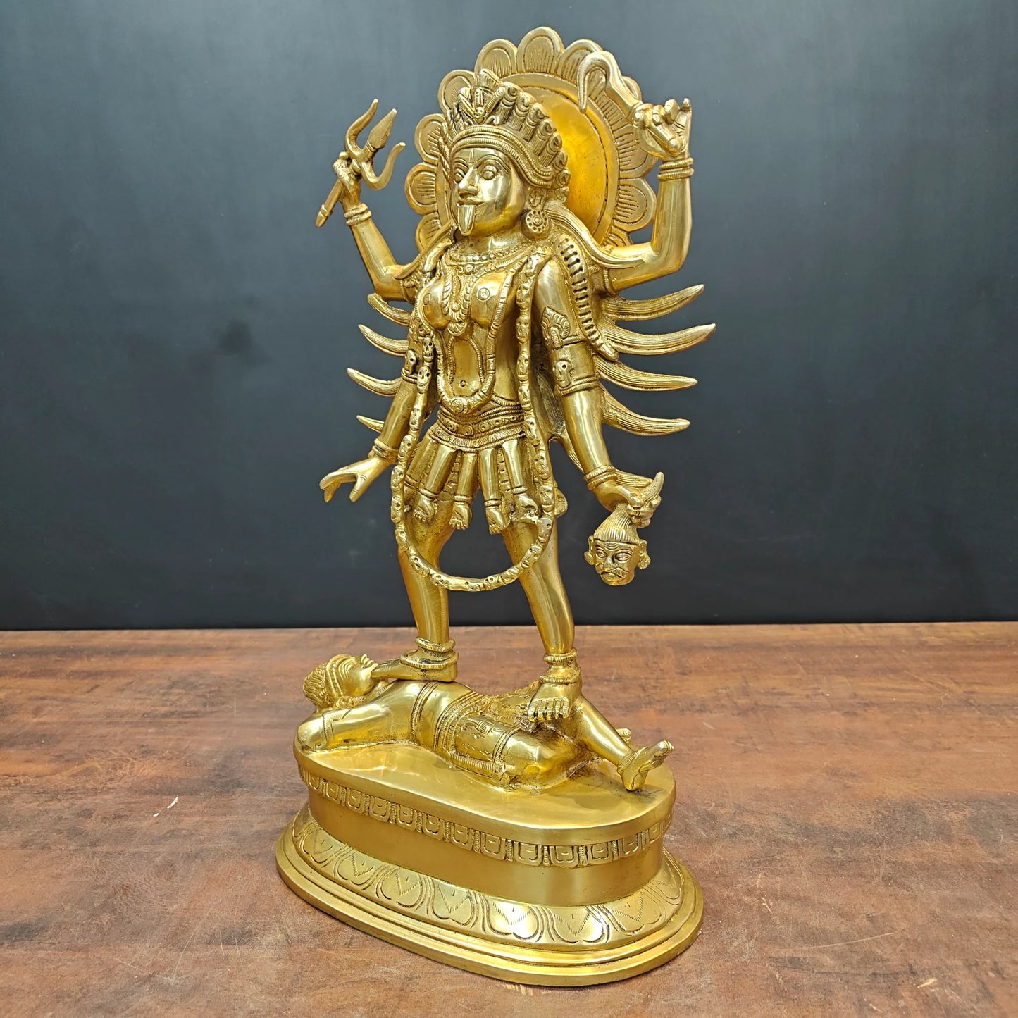 ब्रासोरा® वृंदावन वेणुगोपाल कृष्ण पीतल की प्रतिमा मोर के साथ | एंटीक नीला और सुनहरा रंग | ऊँचाई 20 इंच