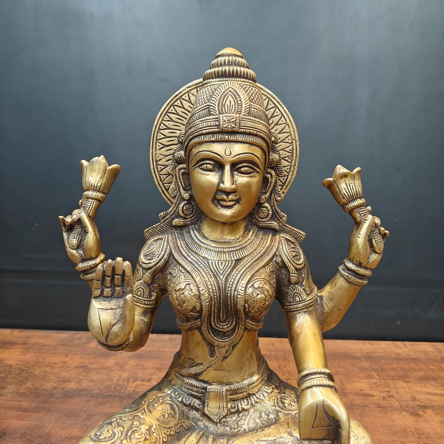ब्रासोरा® वृंदावन वेणुगोपाल कृष्ण पीतल की प्रतिमा मोर के साथ | एंटीक नीला और सुनहरा रंग | ऊँचाई 20 इंच