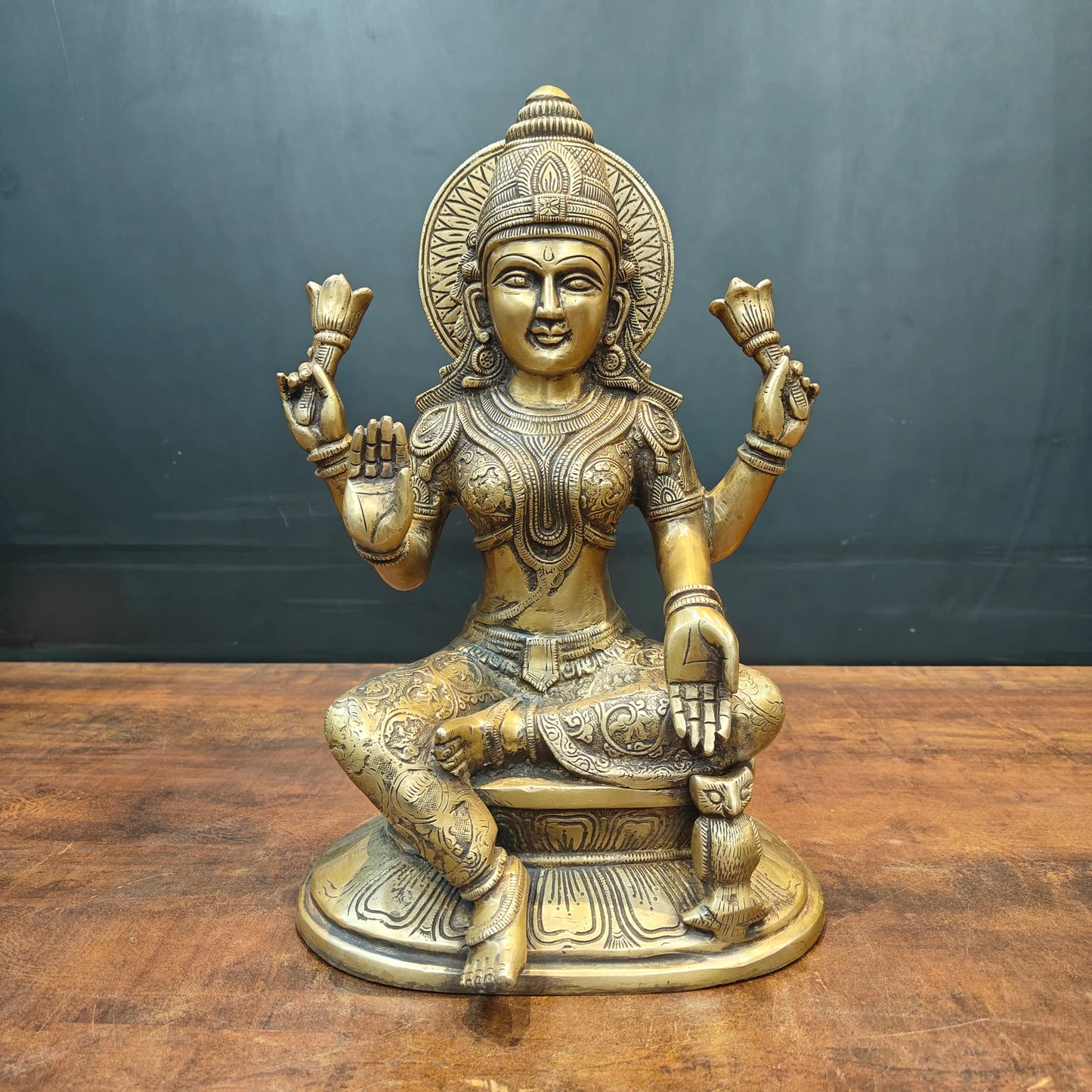 ब्रासोरा® वृंदावन वेणुगोपाल कृष्ण पीतल की प्रतिमा मोर के साथ | एंटीक नीला और सुनहरा रंग | ऊँचाई 20 इंच