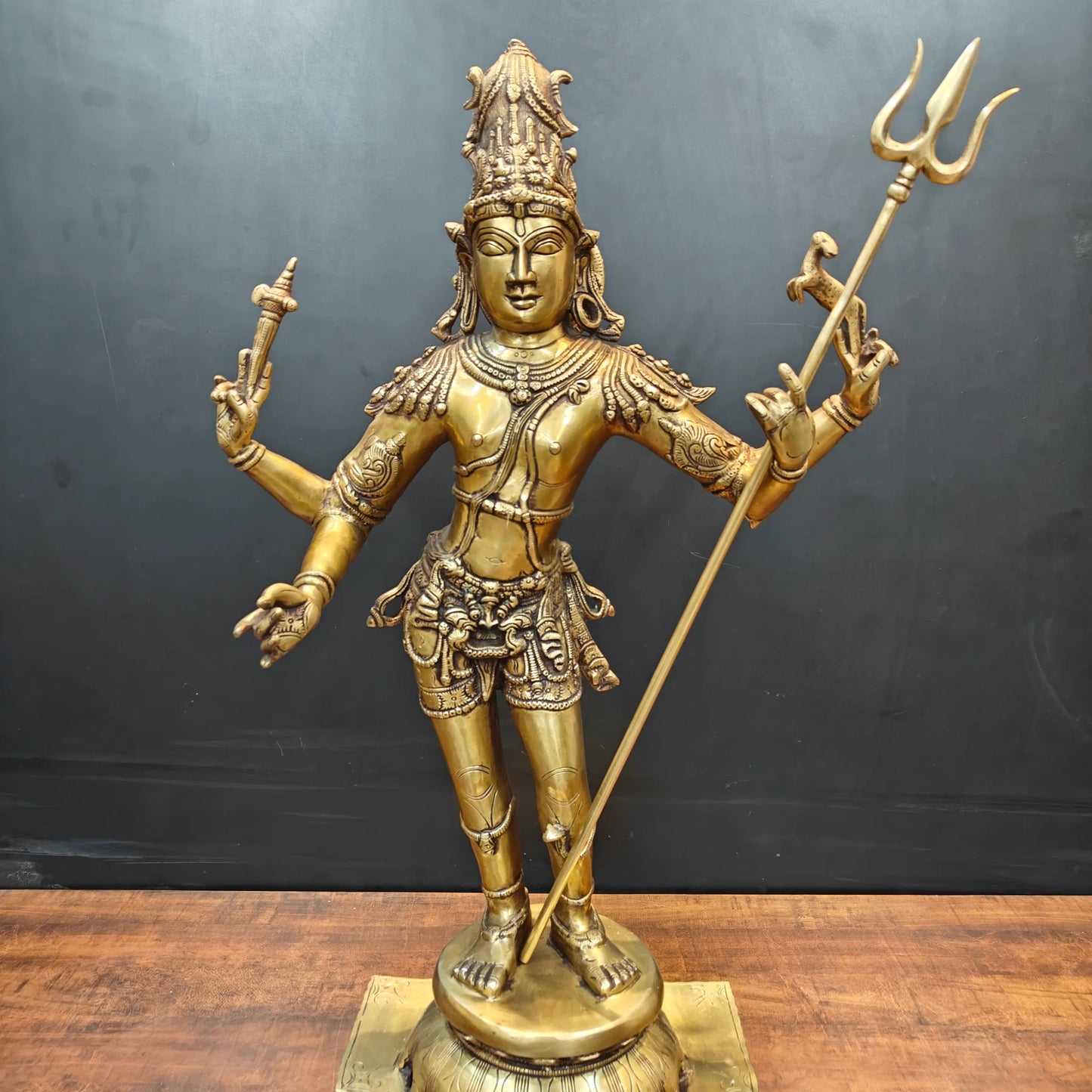 ब्रासोरा® वृंदावन वेणुगोपाल कृष्ण पीतल की प्रतिमा मोर के साथ | एंटीक नीला और सुनहरा रंग | ऊँचाई 20 इंच